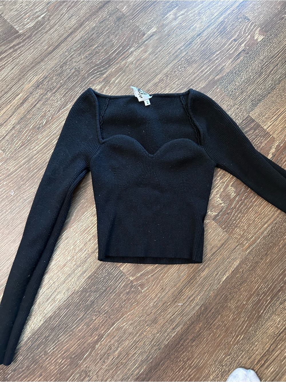 Princess Polly Black Sweetheart Neck Long-Sleeve Crop Top
